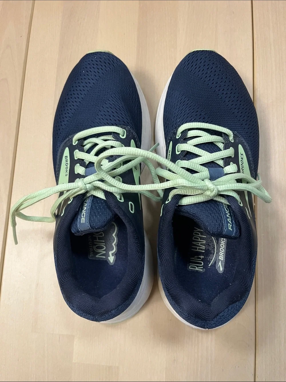 Brooks Navy Blue & Mint Green Sneakers Women’s 6.5 Medium